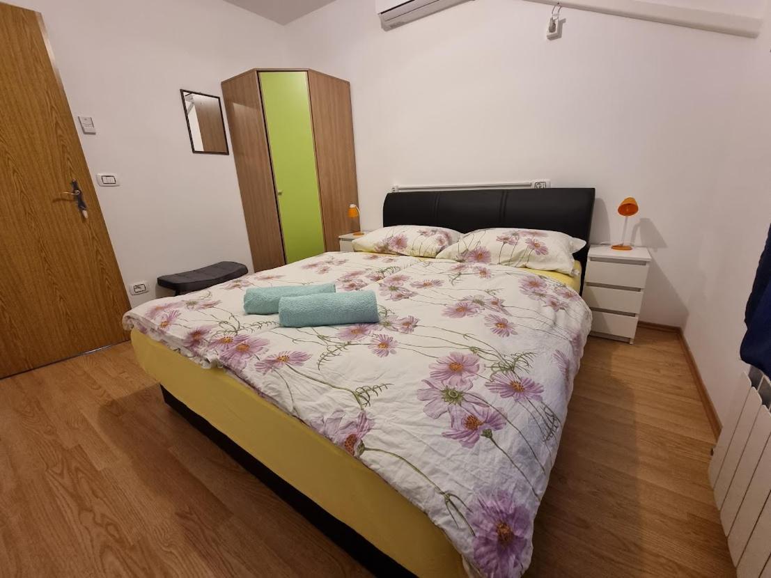 Apartma Patricija - Big Apartment For 6 Толмин Екстер'єр фото