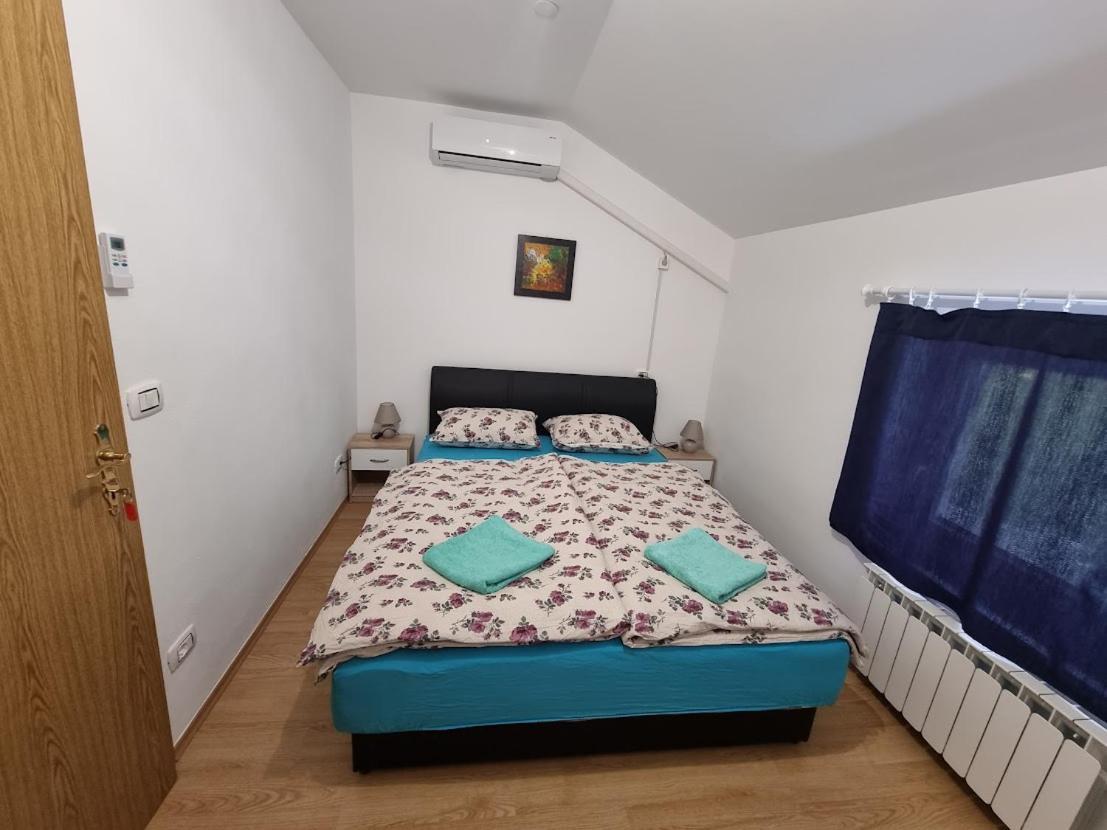 Apartma Patricija - Big Apartment For 6 Толмин Екстер'єр фото