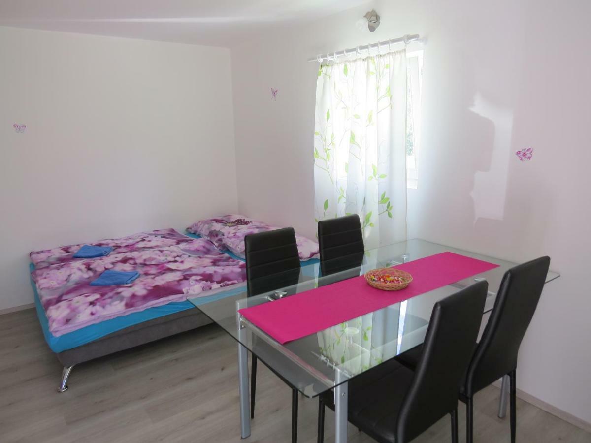 Apartma Patricija - Big Apartment For 6 Толмин Екстер'єр фото