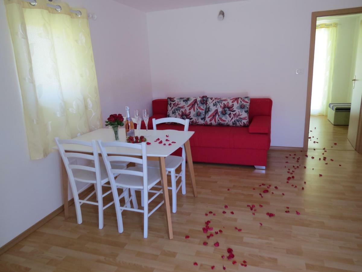 Apartma Patricija - Big Apartment For 6 Толмин Екстер'єр фото